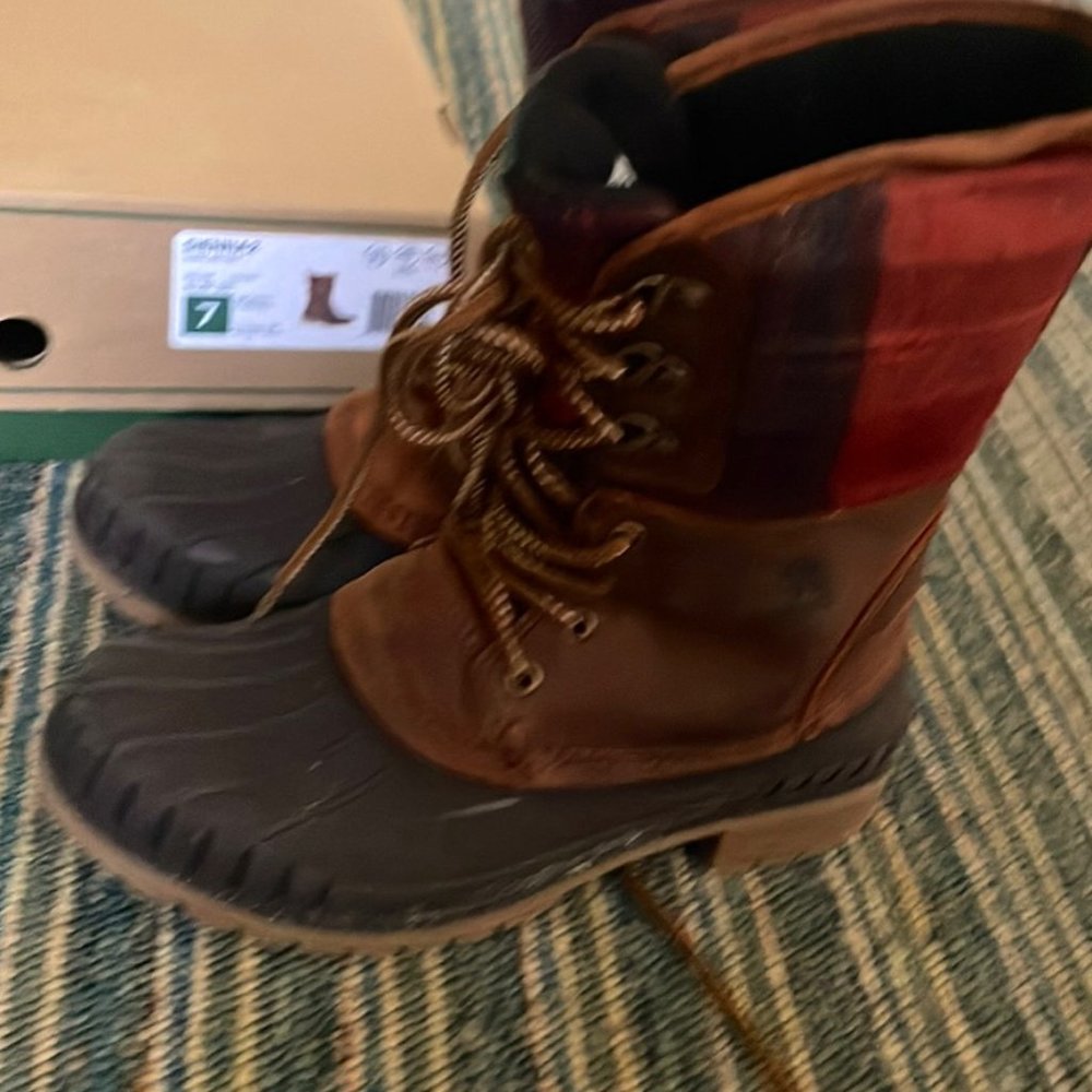 Kamik winter boots waterproof warm plaid size women's 7 medium